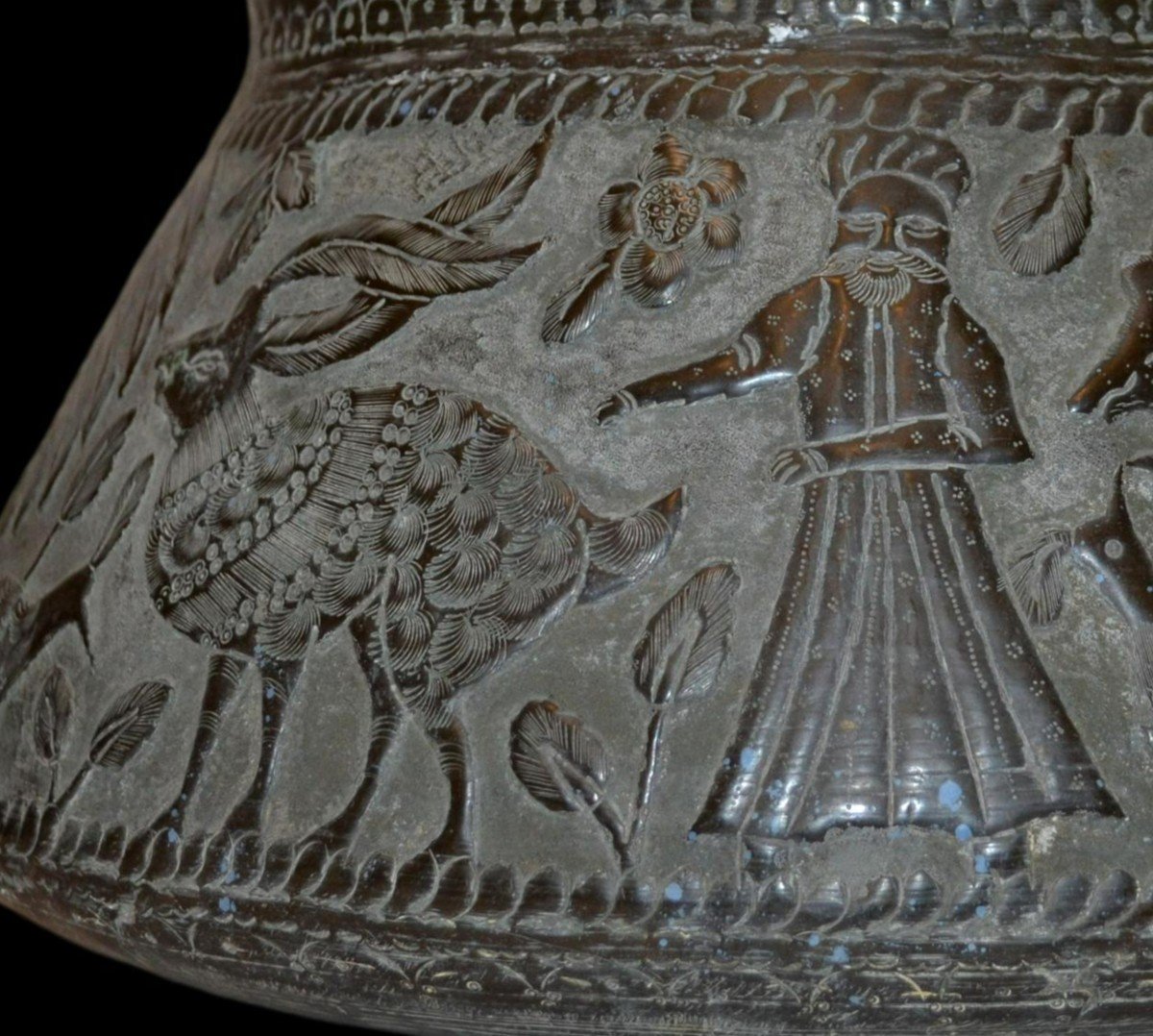 Important bassin Indo-persan, laiton ancien du XIXème siècle, décor animalier-photo-2
