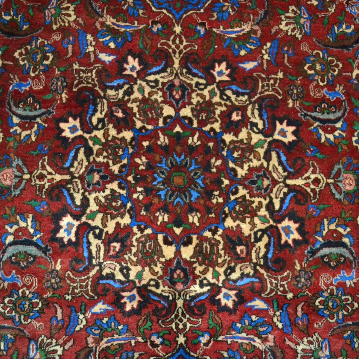 Tapis Ispahan, 145 cm x 217 cm, laine & soie nouées main, Iran vers 1980, état parfait-photo-1