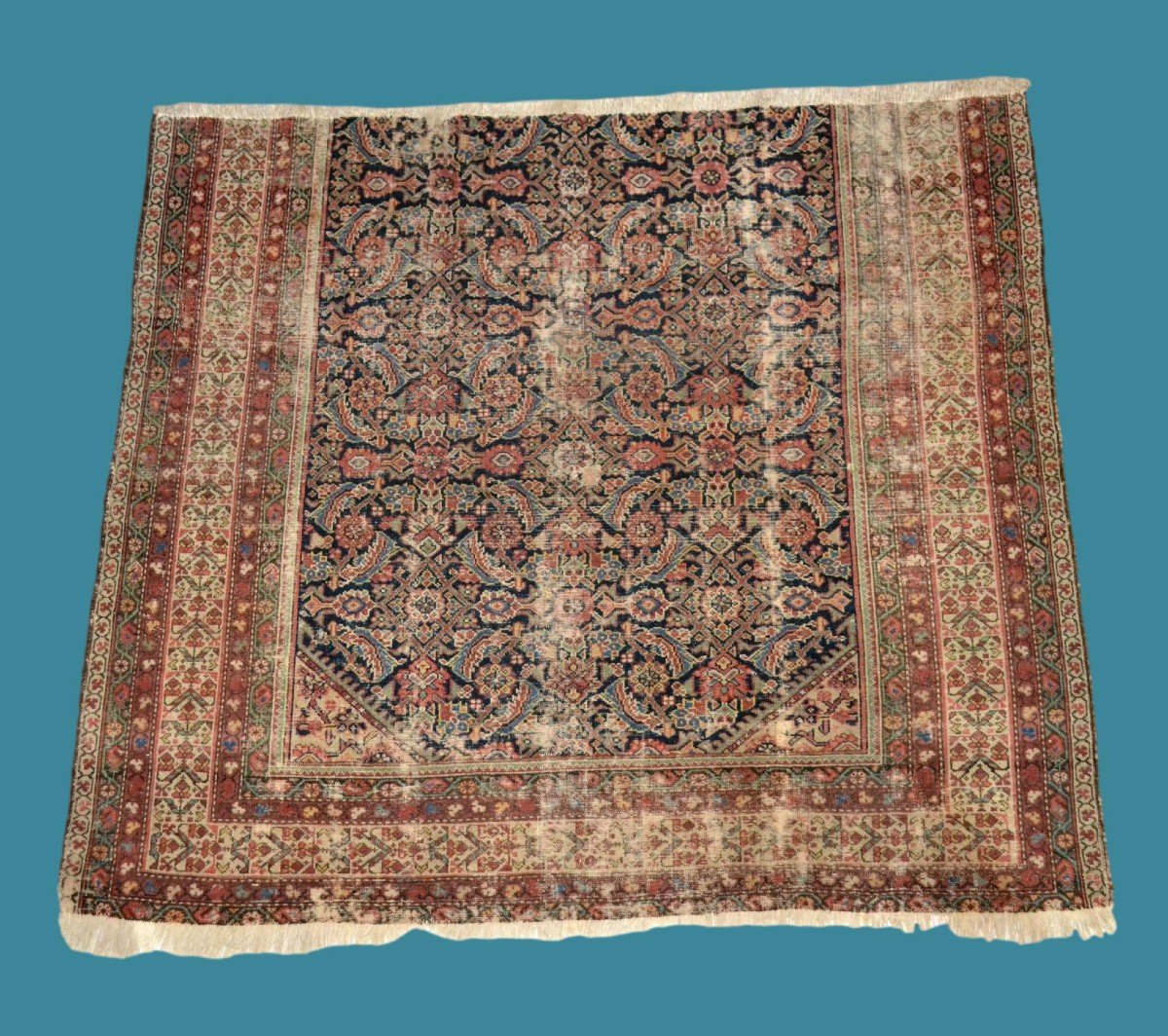 Old Ferahan, Rare 18th Century Fragment, 127 X 146 Cm, Hand-knotted Wool, Persia, Good Condition-photo-2