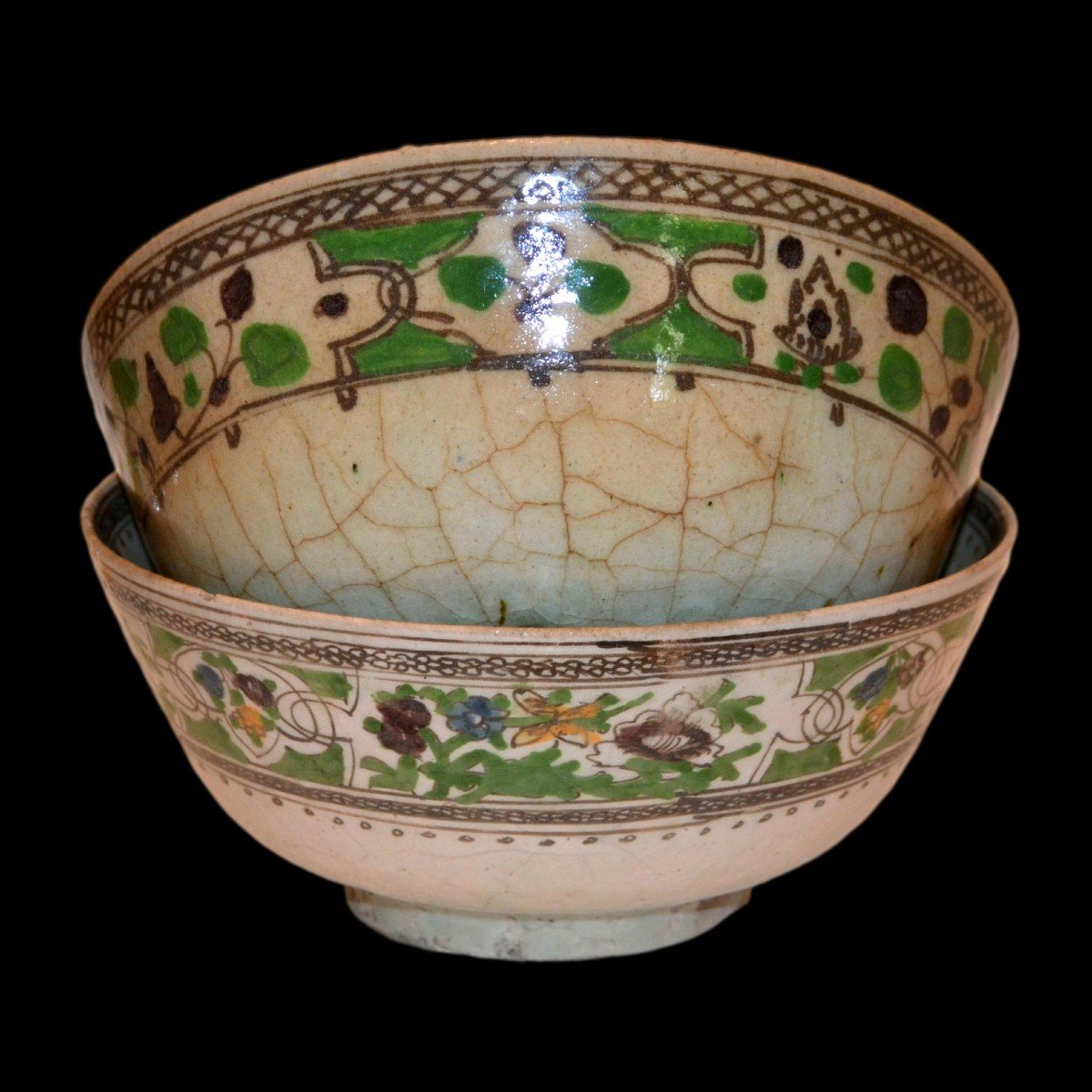Deux grands bols Persan, céramique siliceuse, beaux décors Iran première partie du XXème Siècle