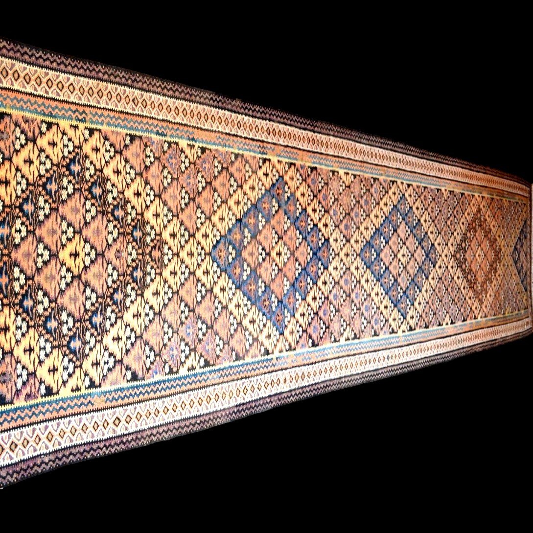 Important Kilim, Mid-twentieth Century, 118 Cm X 460 Cm, Hand-woven Wool, Iran, In Very Good Condition-photo-2