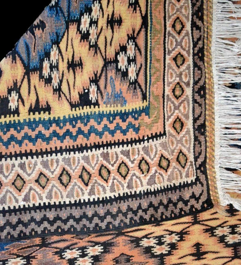 Important Kilim, Mid-twentieth Century, 118 Cm X 460 Cm, Hand-woven Wool, Iran, In Very Good Condition-photo-6