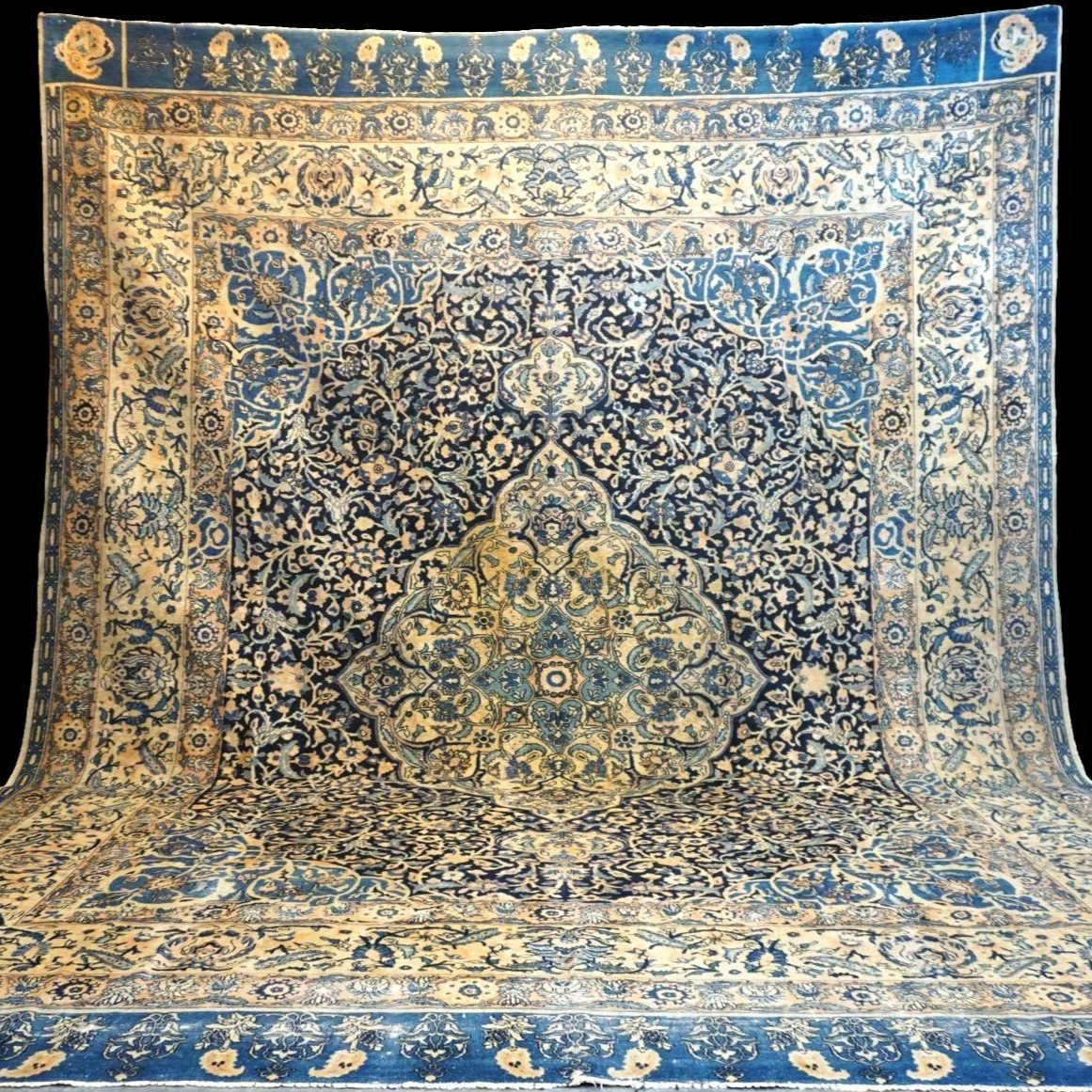 Exceptionnel Kirman Laver, 272 x 355 cm, époque Kadjar, Perse, Iran, laine nouée main au XIXème