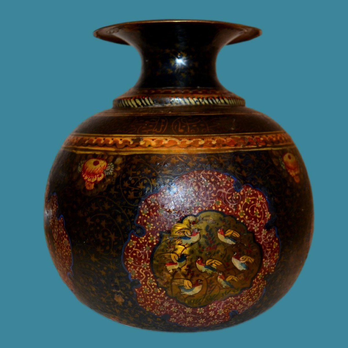 Rare vase, bronze peint, calligraphies, miniatures persanes, époque Kadjar, Perse XIXème Siècle-photo-4