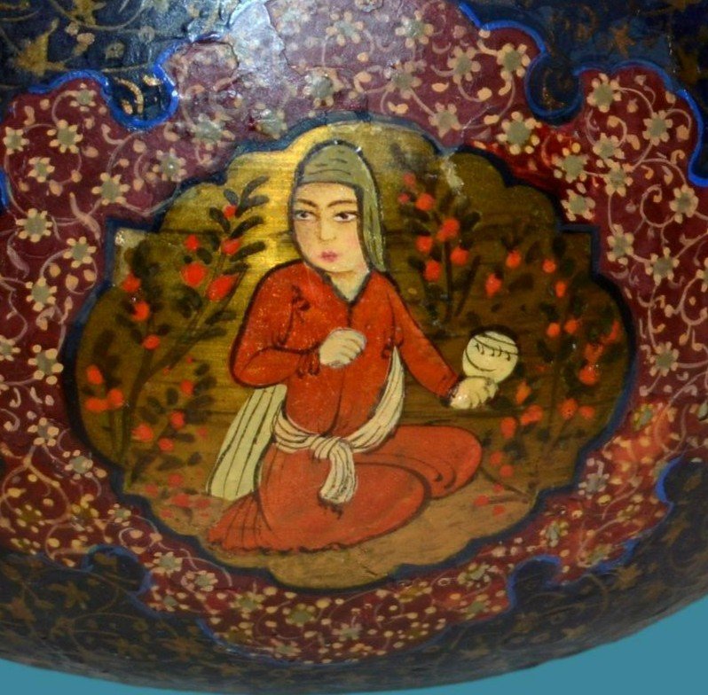 Rare vase, bronze peint, calligraphies, miniatures persanes, époque Kadjar, Perse XIXème Siècle