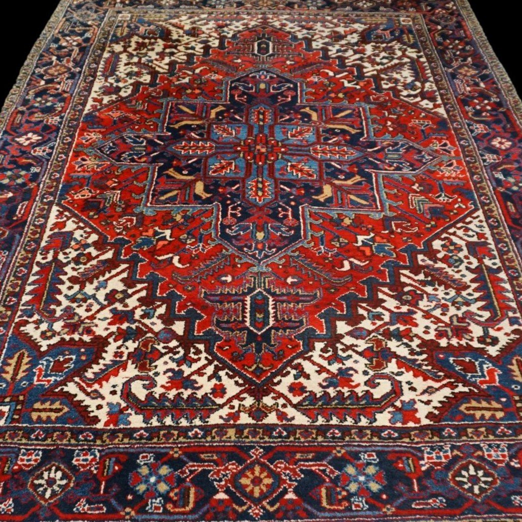 Tapis Hériz, persan, 203 cm x 280 cm, laine nouée main en Iran vers 1980, en très bon état