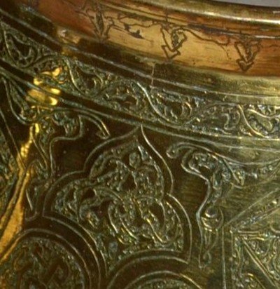 Very Important Oriental Basin, "heap" In Chiseled Brass, Middle East From The 19th Century-photo-3