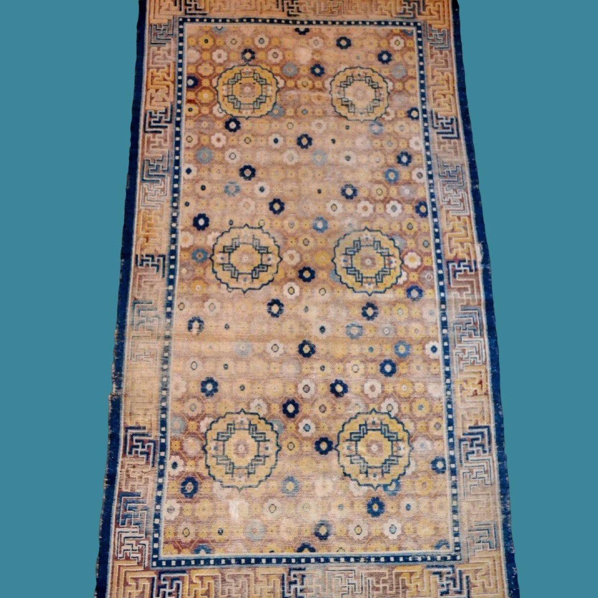 Kashgar ancien, 162 x 302 cm, laine nouée main au Turkestan Oriental, fin XVIII - début  XIXème