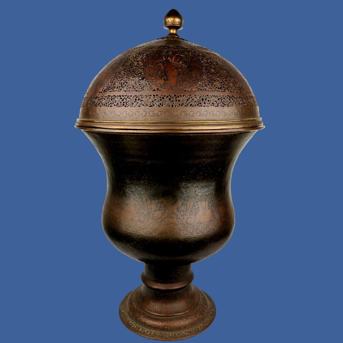 Musée, brûle parfum Kadjar, H 56 cm, laiton ciselé et ajouré, Perse, Iran, milieu du XIXème S-photo-7