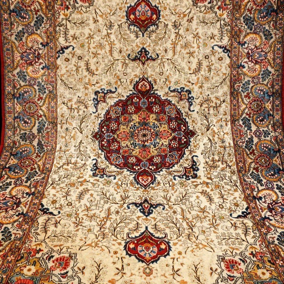 Kashan Rug, 135 X 213 Cm, Hand-knotted Wool In Iran Circa 1960, Rare Design, In Very Good Condition-photo-2