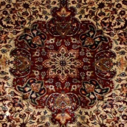 Tapis Ghoum, 140 cm x 220 cm, Indo-perse en laine nouée main vers 1980 en très bon état-photo-4