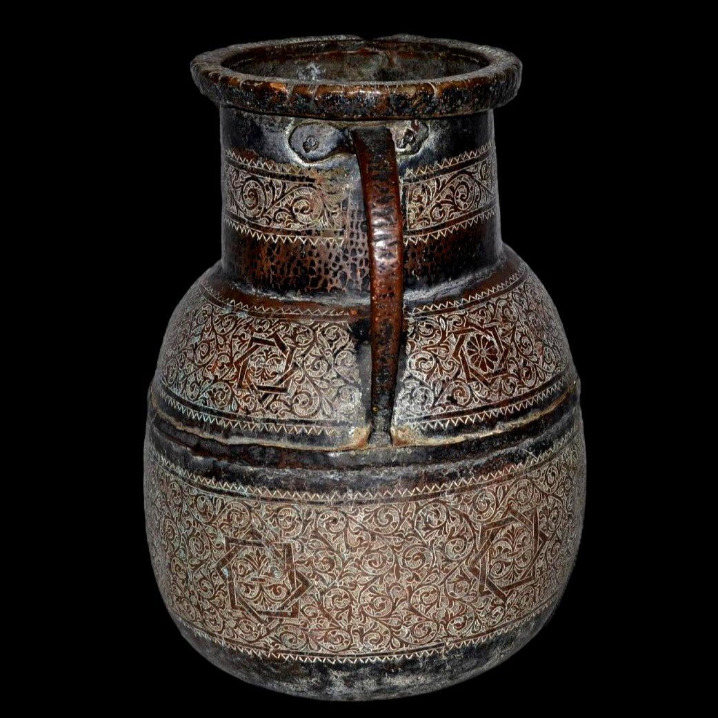 Important Persian Vase With Two Handles, Bronze And Chiseled Copper, From The 19th Century, In Very Good Condition-photo-3