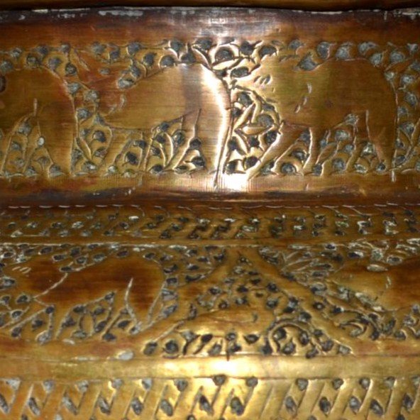 Indo-persian Basin In Chiseled Brass, Decorated With Chitals And Calligraphy, From The 19th Century-photo-6