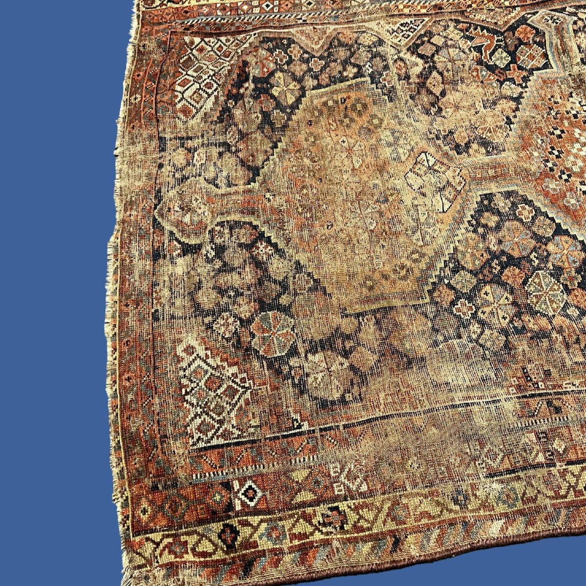 Tapis Gashghaï ancien, 152 x 213 cm, laine nouée main en Perse au XIXème siècle, rare patine-photo-4