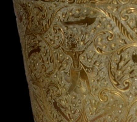 Lourd vase Indo-persan en laiton gravé toutes faces, oiseaux, frises et danseurs, fin du XIXème-photo-3