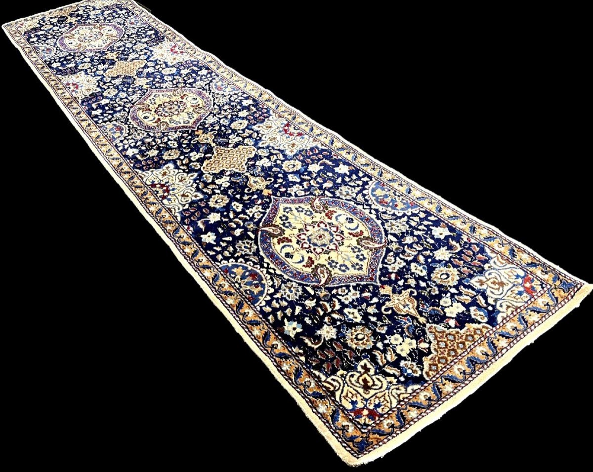 Tapis-galerie Na'in , 93 x 400 cm, laine & soie nouées main en Iran vers 1970, en très bel état-photo-4