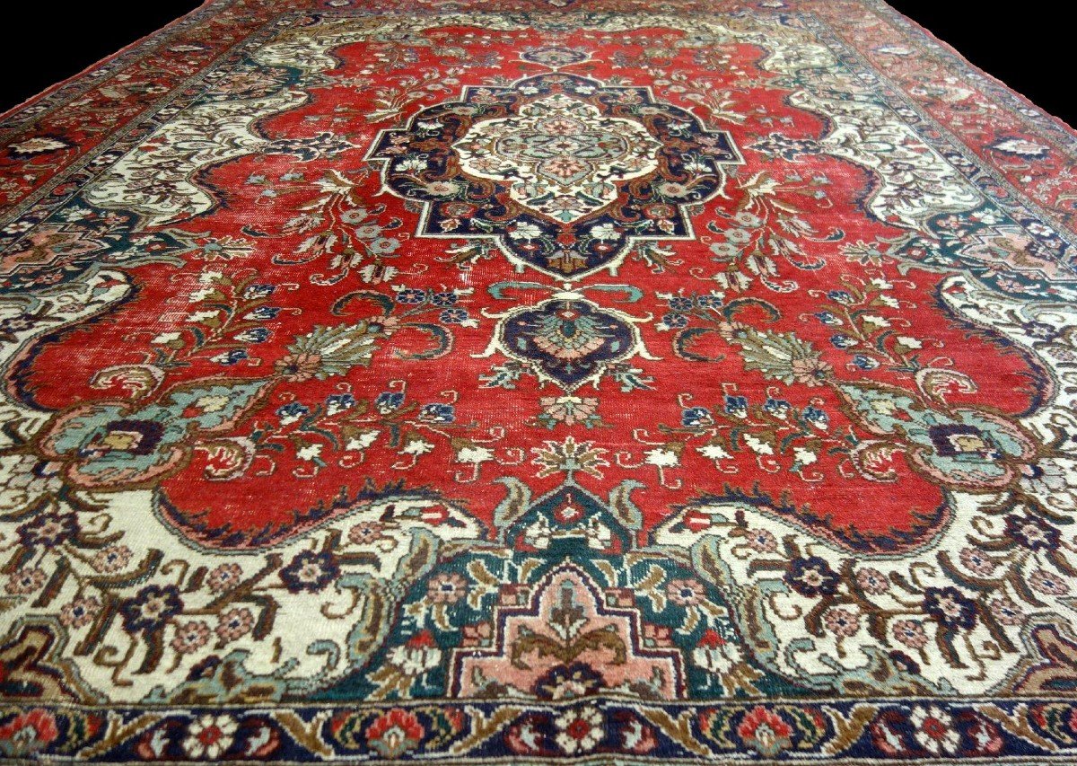 Tapis Tabriz, 284 cm  x 398 cm, laine kork nouée main en Iran vers 1960, en bel état d'usage-photo-2