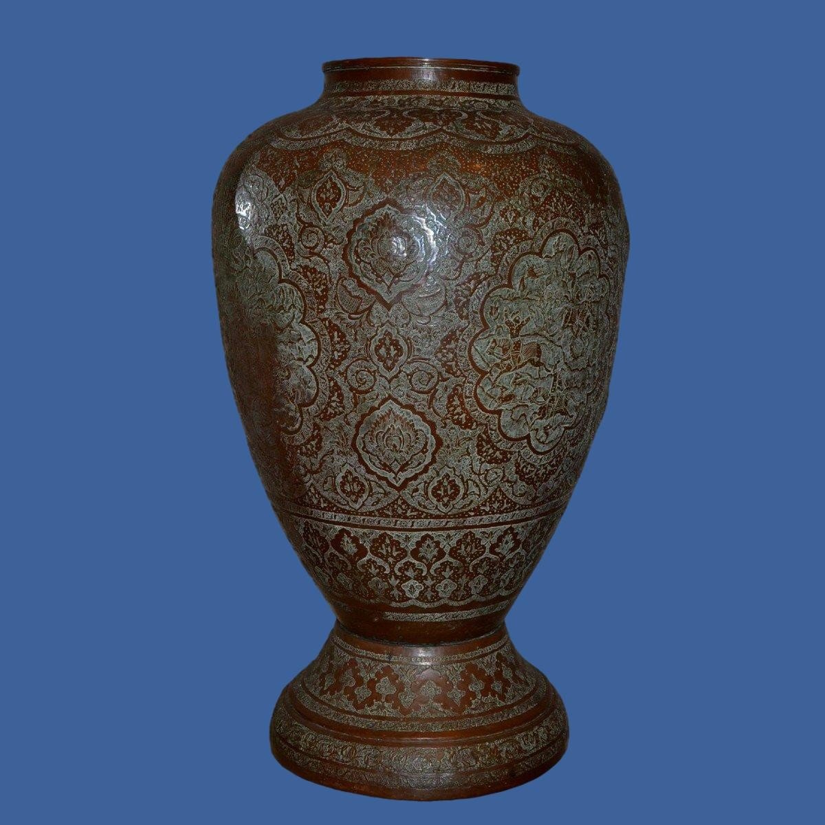 Kadjar Vase, Lion And Deer Hunting, Chased Copper, 19th Century Persia-photo-6