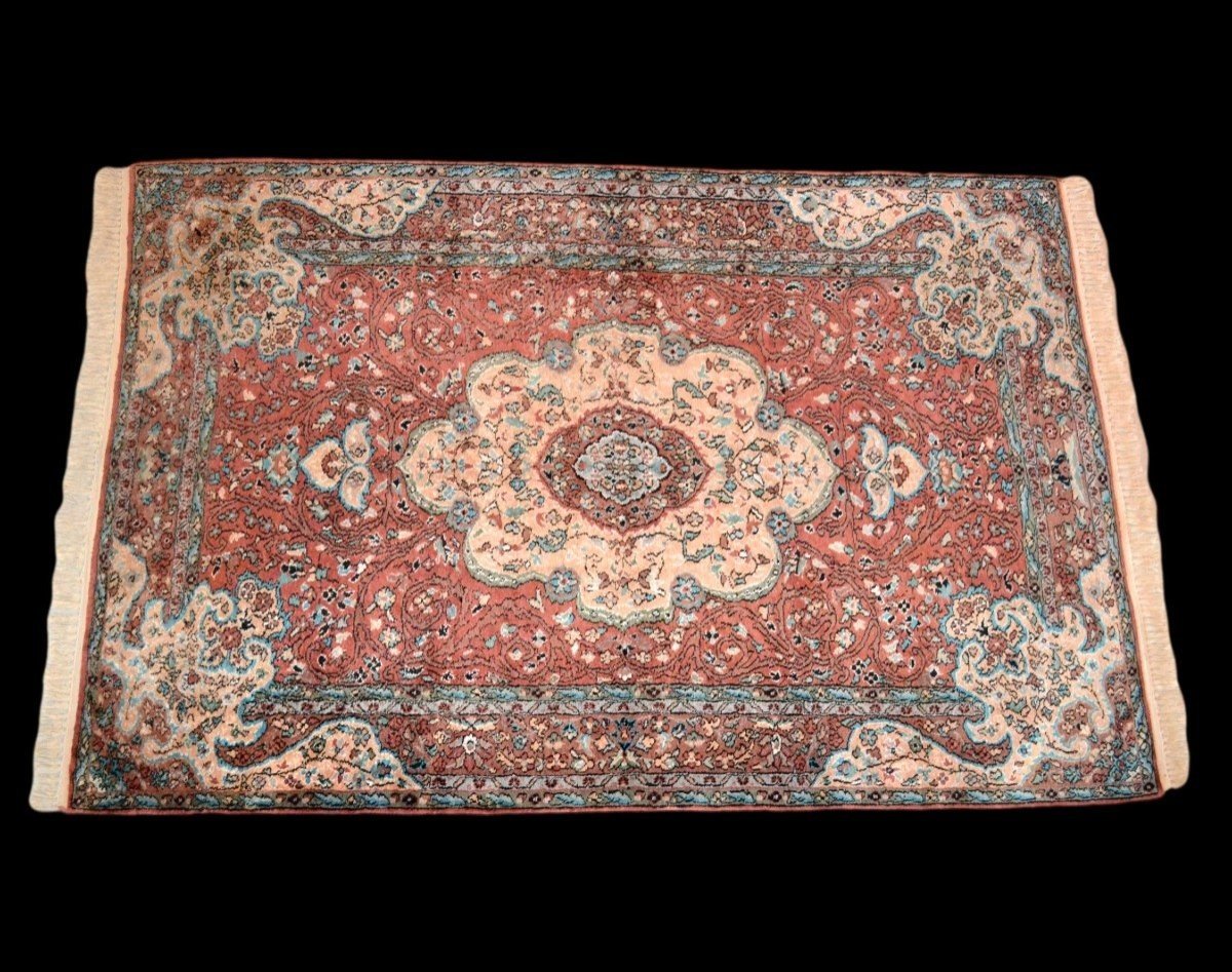 Tapis Cachemire en soie, 122 x 197 cm, noué main vers 1970, Srinagar, Cachemire, Inde du Nord-photo-2