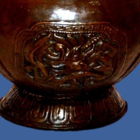 Aiguière rituelle dragon, Ht 34 cm, Tibet, cuivre au repoussé, bel état de conservation, XIXème-photo-3