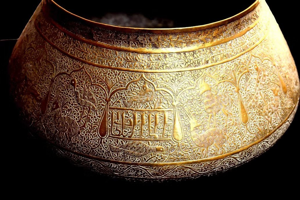 Bassin "tâs" Indo-persan, Diam. 34 cm, calligraphies, niches, animaux, ciselés finement, XIXème-photo-4