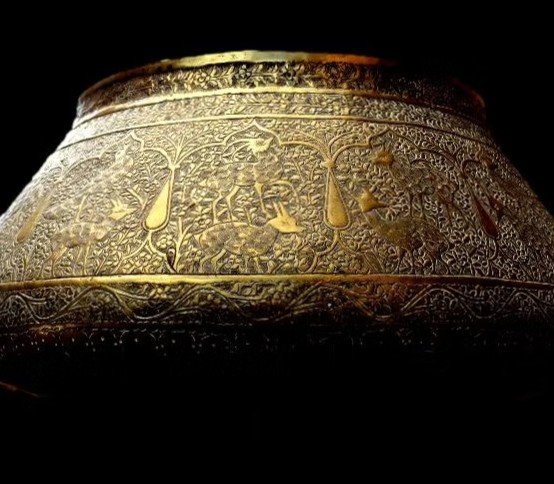 Bassin "tâs" Indo-persan, Diam. 34 cm, calligraphies, niches, animaux, ciselés finement, XIXème-photo-2