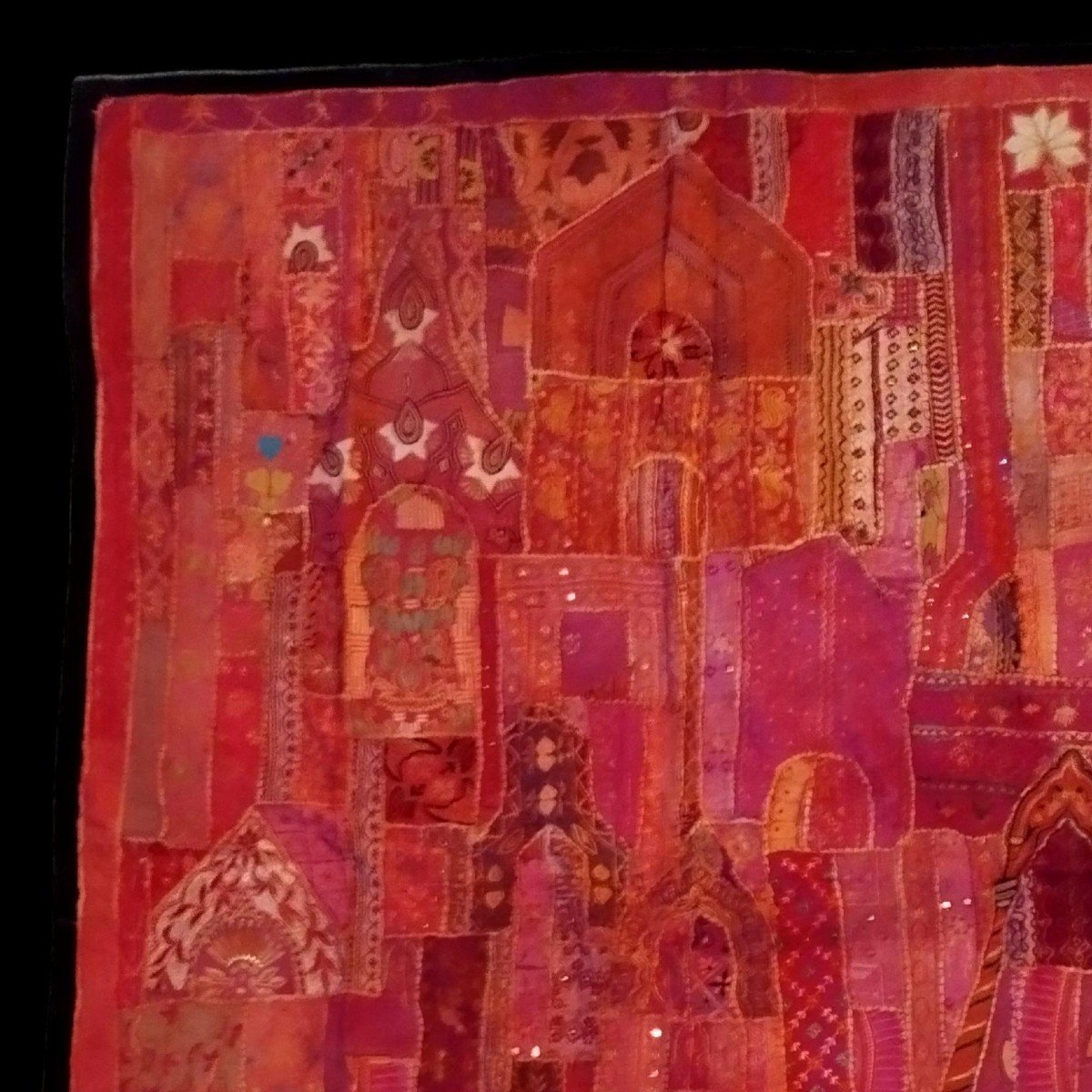 Broderie miroir ou Sheesha ancien, 156 x 208 cm, Gujarat, Inde , 1970, très bon état-photo-3