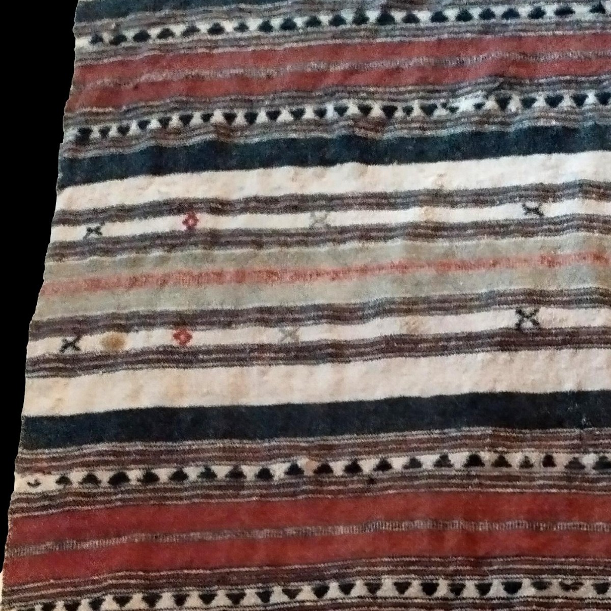 Couverture Berbère, laine vierge, 128 x 182 cm, tissée par les femmes, Haouz, Maroc avant 1950-photo-4