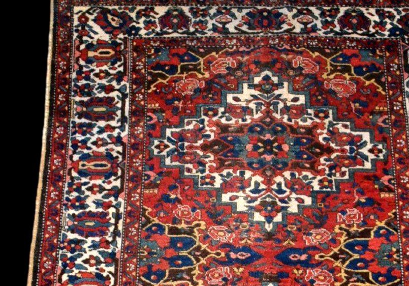 Antique Bakhtiar Rug With Double Medallions, 153 X 203 Cm, Hand-knotted Wool In Iran, 19th Century-photo-4