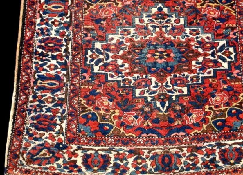 Antique Bakhtiar Rug With Double Medallions, 153 X 203 Cm, Hand-knotted Wool In Iran, 19th Century-photo-3
