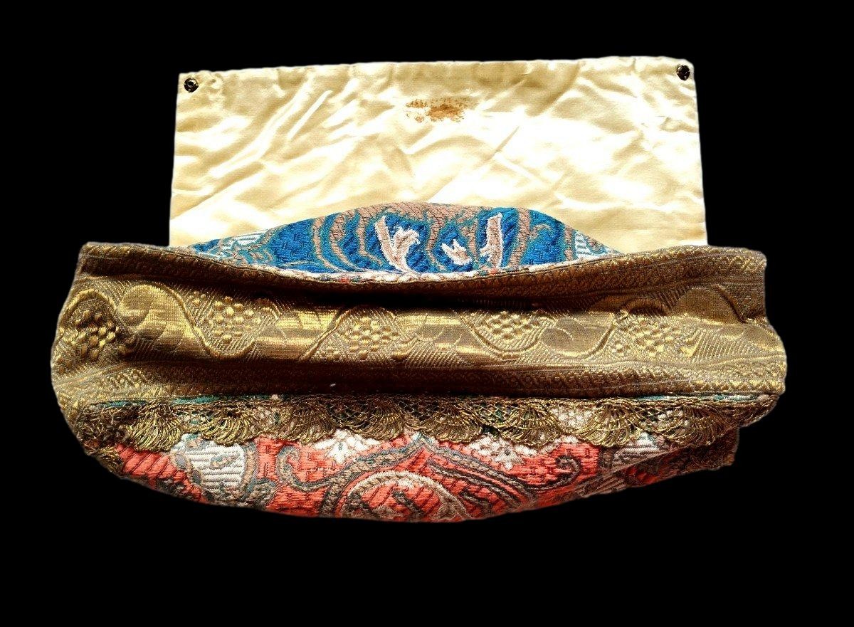 Pochette de soirée ancienne, blason & fleurs, damassé brodé de fil or, très bon état-photo-3