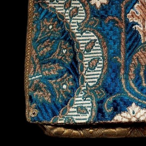 Pochette de soirée ancienne, blason & fleurs, damassé brodé de fil or, très bon état-photo-7