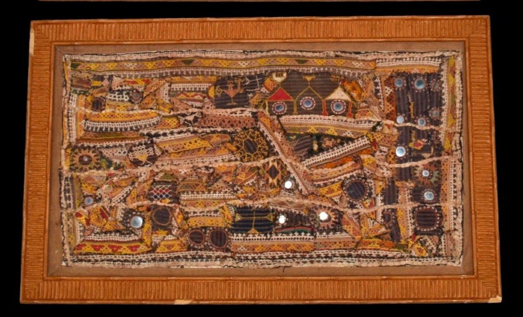 Pair Of Antique Mirror Embroideries Or Sheesha, Framed, India, 49 Cm X 79 Cm, 19th Century-photo-1