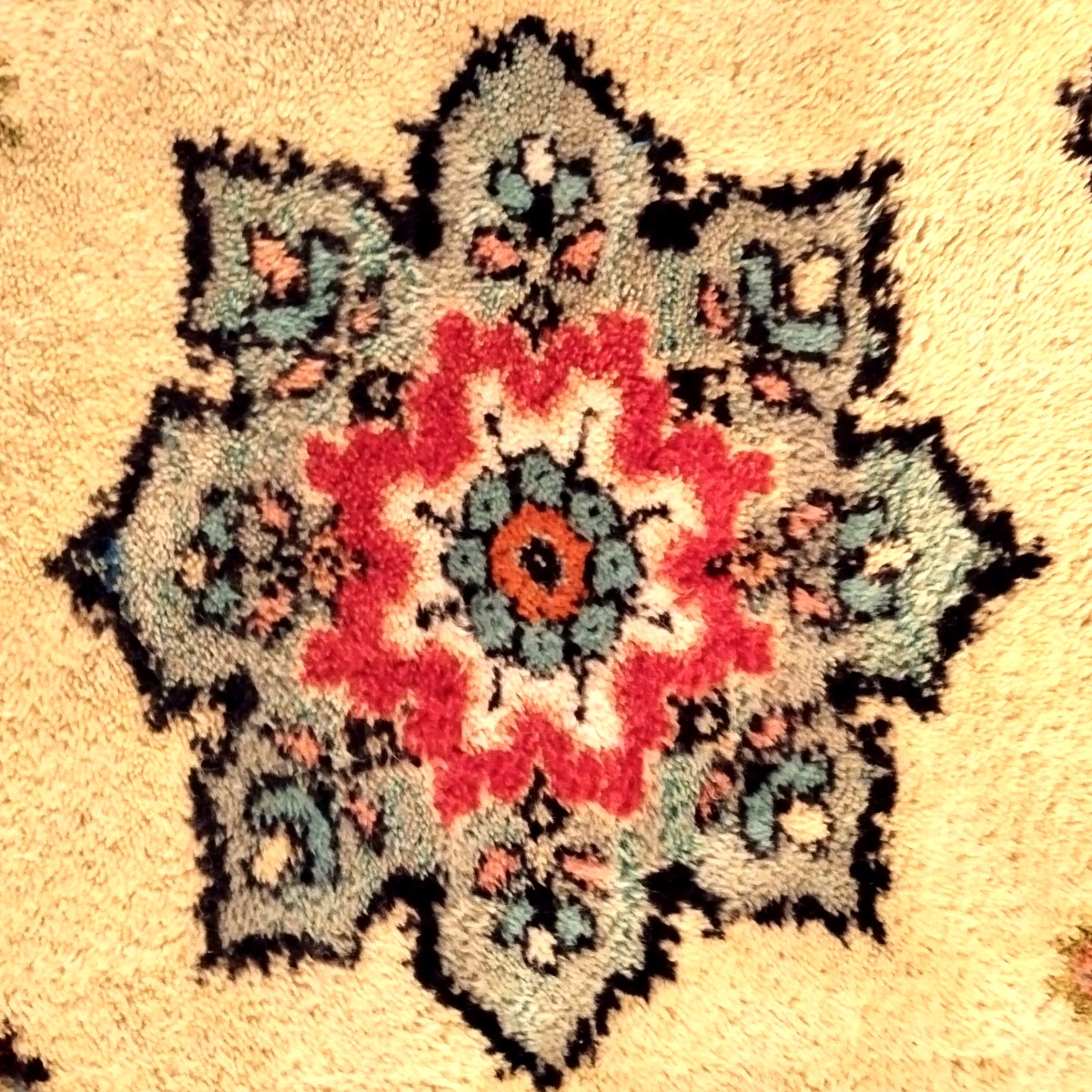 Tapis Rabat, "R'bati", 162 x 205 cm, laine nouée main au maroc , 1980, en très bon état
