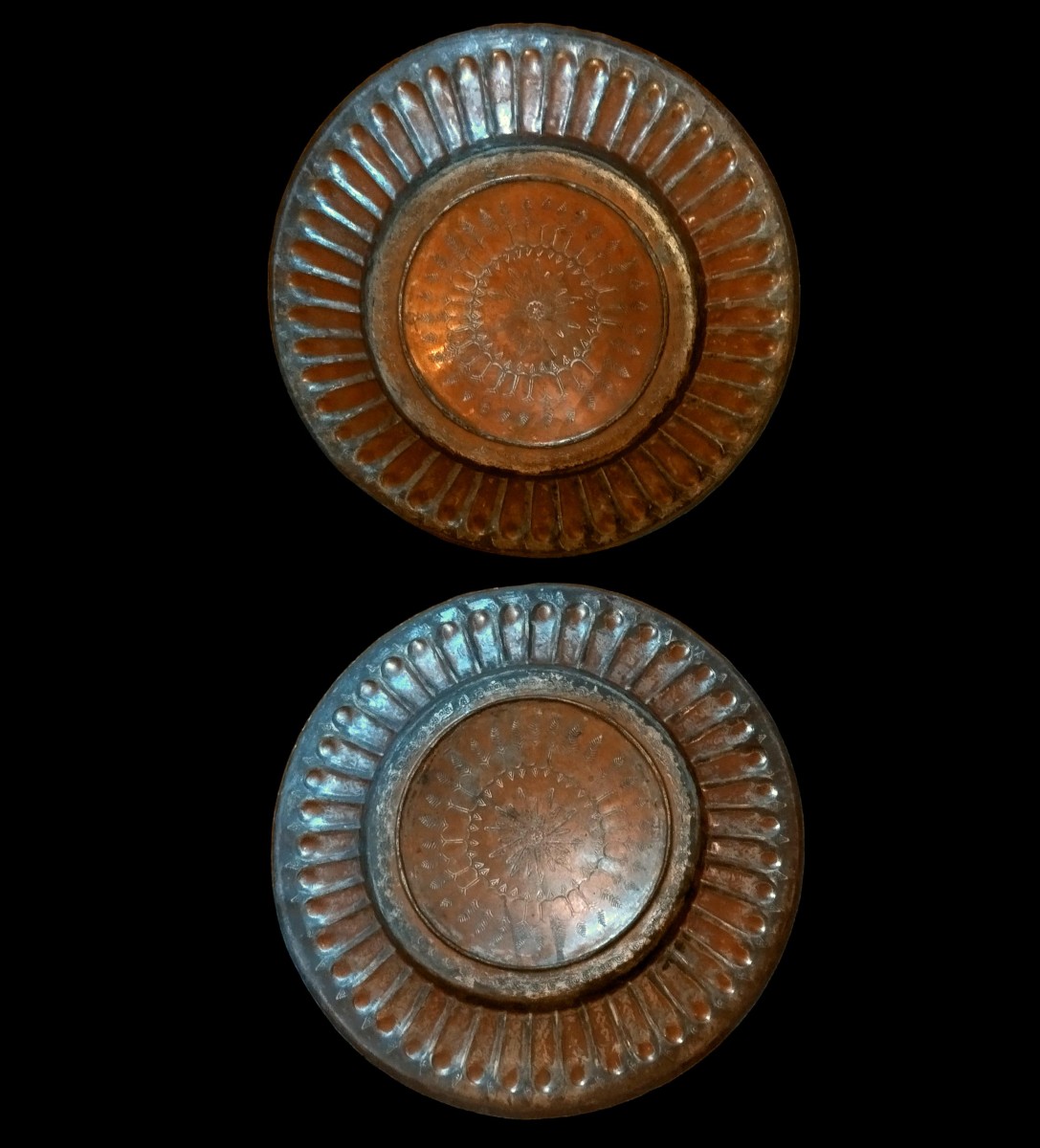 Paire de plateaux à godrons, cuivre étamé, Anatolie, Turquie vers 1900 - 1920, très bon état