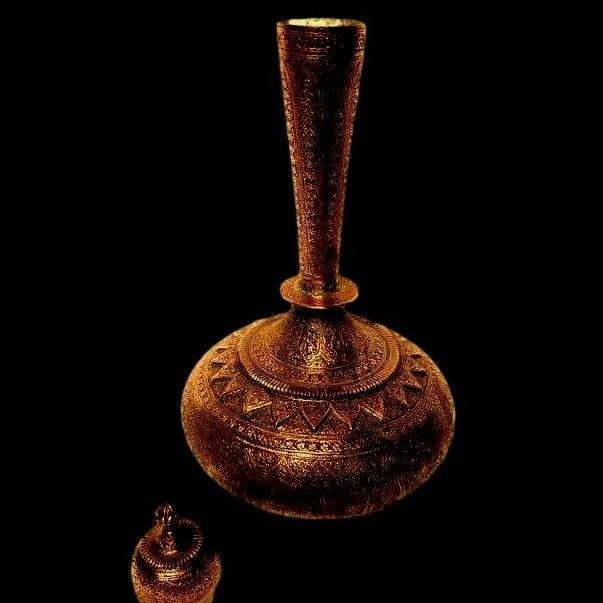 Paire de vases couverts en cuivre, Ht 35,5 cm, début XXème siècle, 1900-1920, en très bon état-photo-3