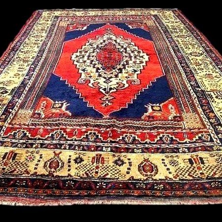 Kutaya Rug, 150 X 225 Cm, Hand-knotted Wool On Wool, Anatolia, Türkiye, Circa 1970