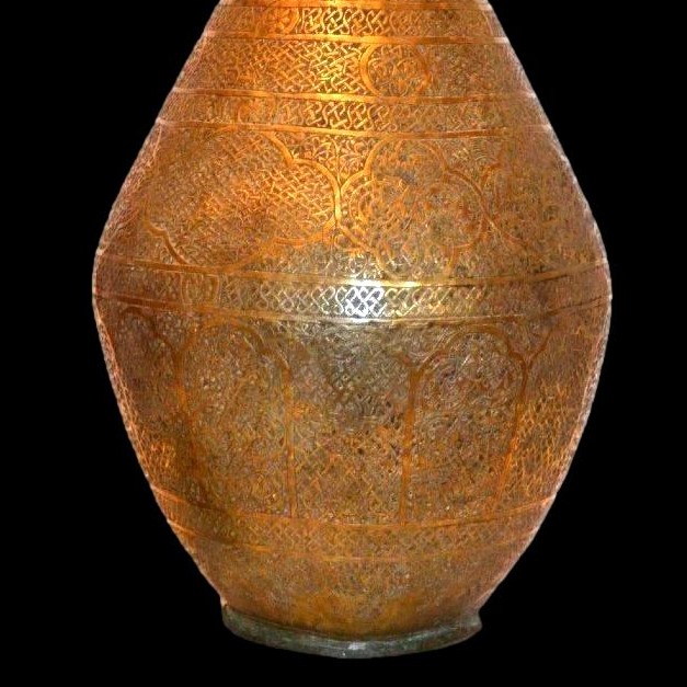 Vase en laiton ciselé, Ht 46 cm, Art Ottoman, XVIIIème siècle, gravure au burin-photo-3