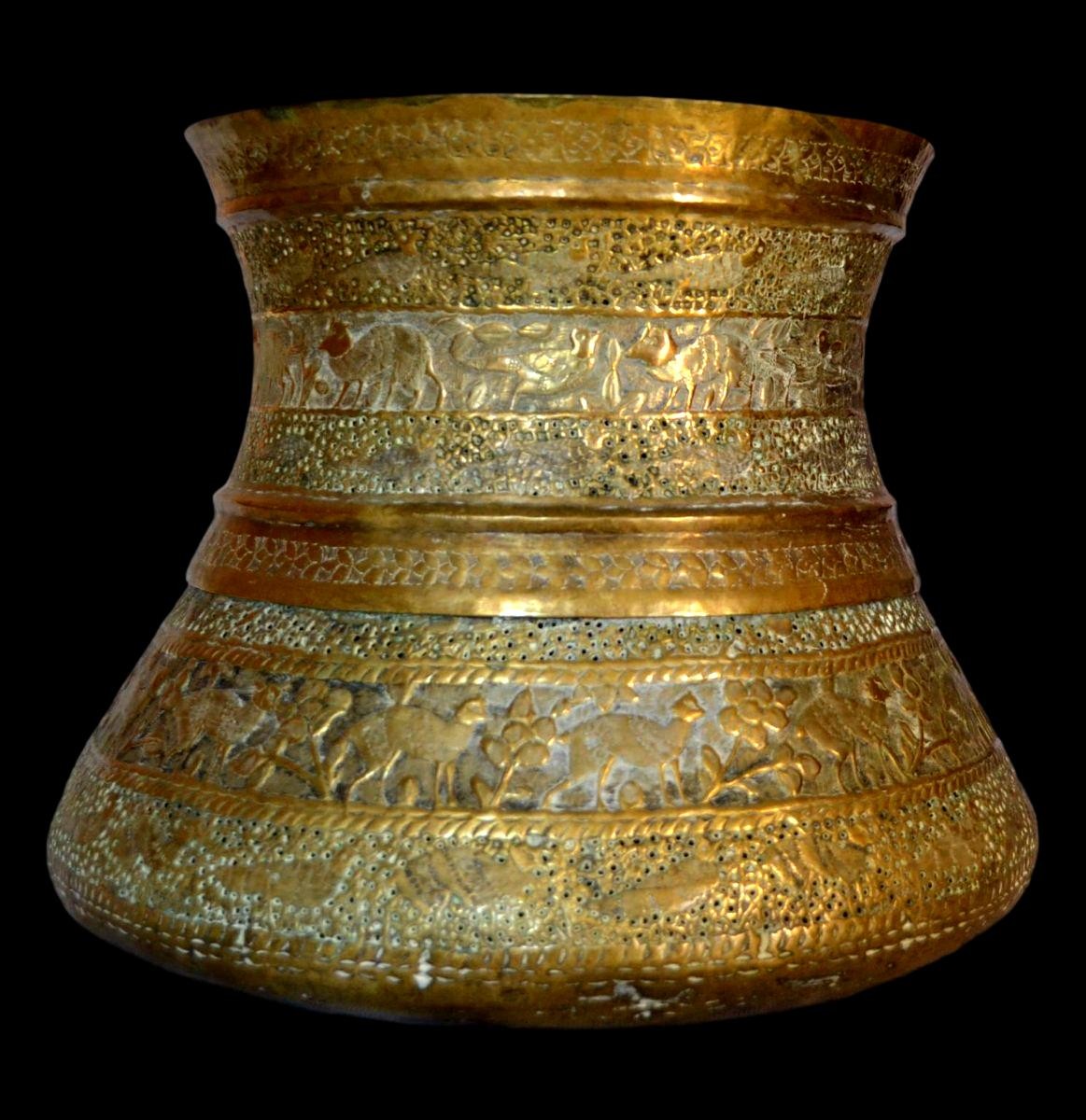 Plateau à thé, Art ottoman, XIXème siècle , diam 49 cm, décor de tulipes sur cuivre, gravé main-photo-7