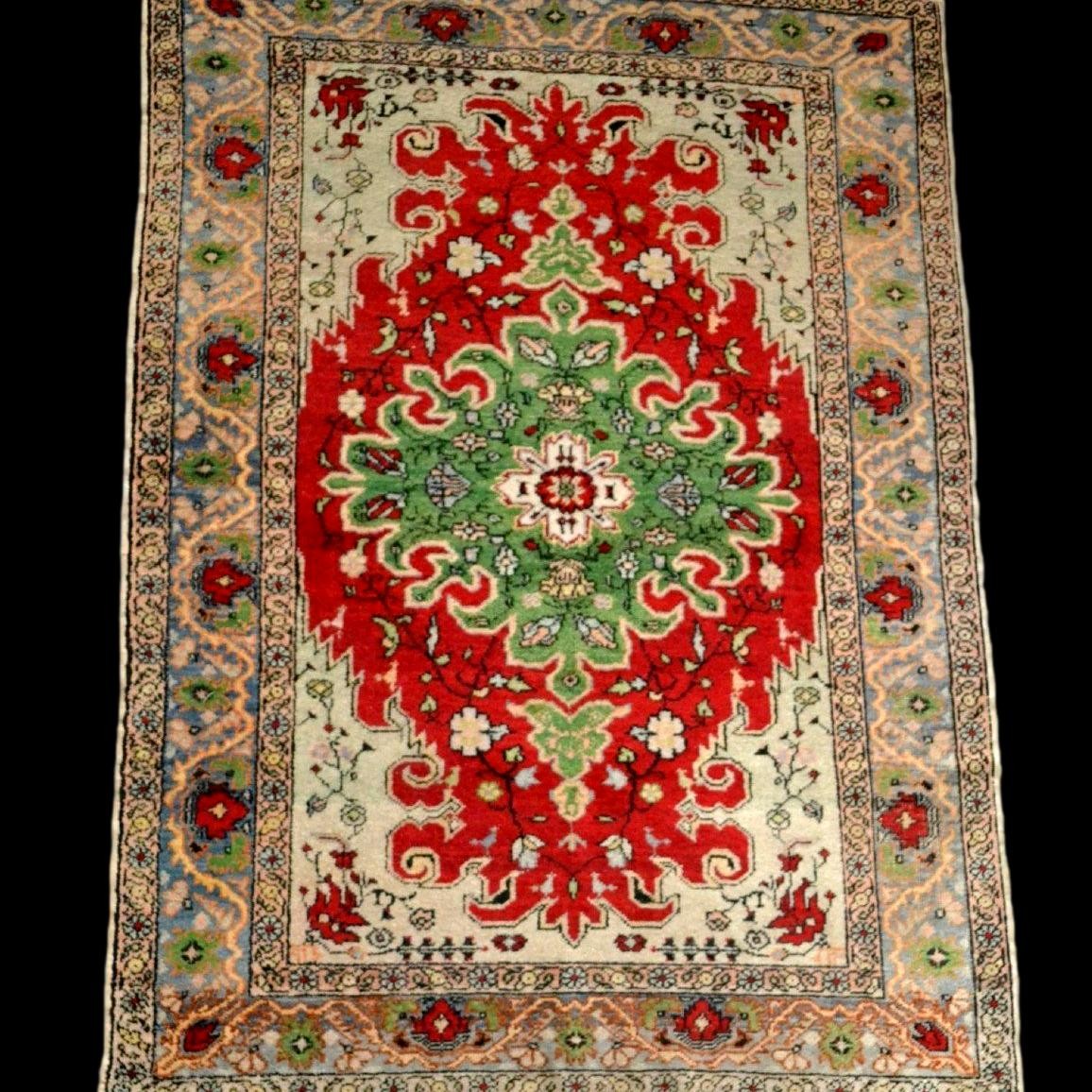 Kazak Rug, Armenia, 143 X 190 Cm, Hand-knotted Wool, Mid-20th Century, Very Good Condition