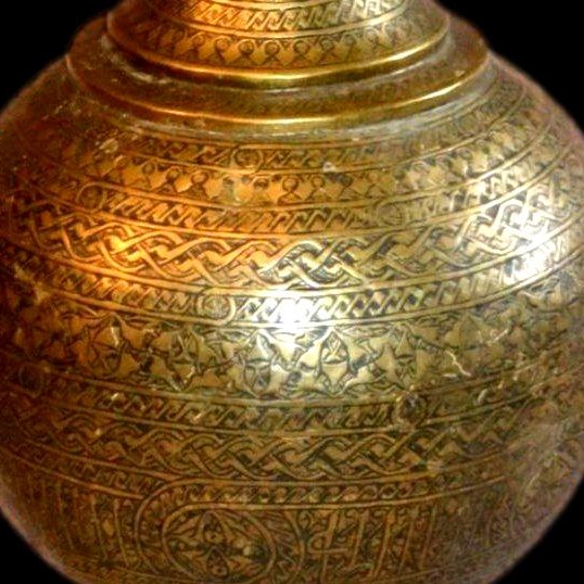  Vase calice Ht 63 cm, laiton ciselé, Art Islamique du XVIIIème / XIXème siècle, très bon état-photo-3