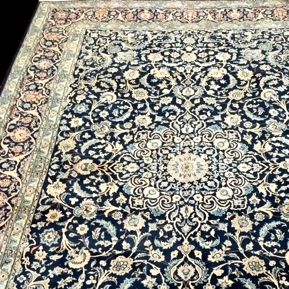 Tapis Na'in, 254 x 382 cm, laine Kork & soie nouées main en Iran, vers 1980, en très bon état-photo-3