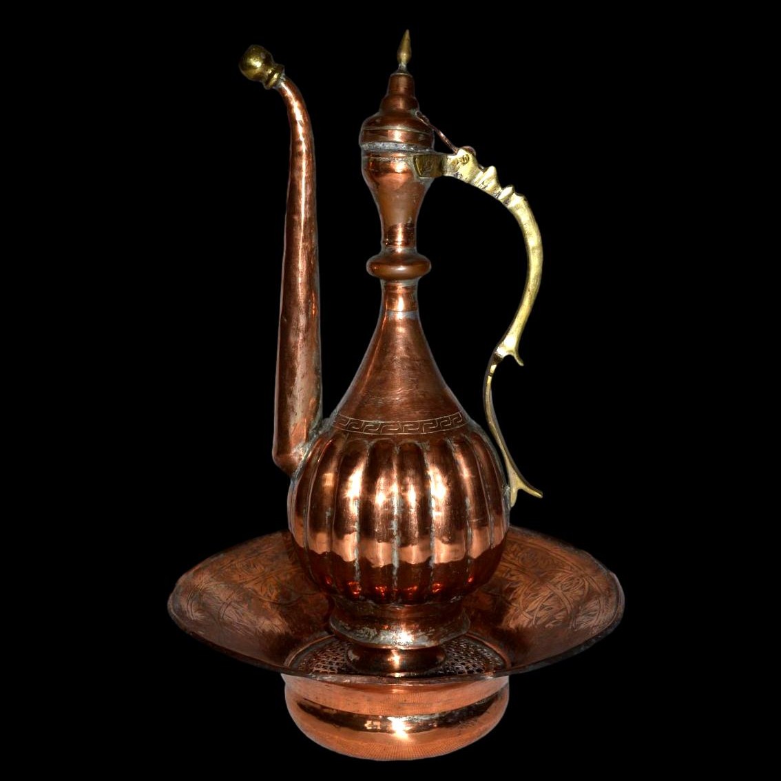 Ewer And Basin, Chased Copper, 19th Century, Ottoman Empire, Very Good Collector's Condition-photo-2