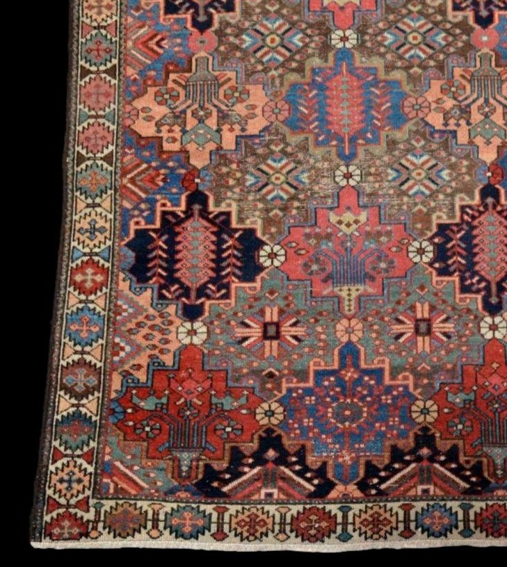 Tapis, famille des Bakhtiar, 136 x 200, laine nouée main en Iran, milieu du XXème siècle-photo-2