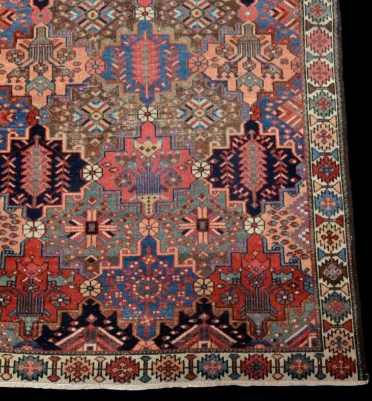 Tapis, famille des Bakhtiar, 136 x 200, laine nouée main en Iran, milieu du XXème siècle-photo-3