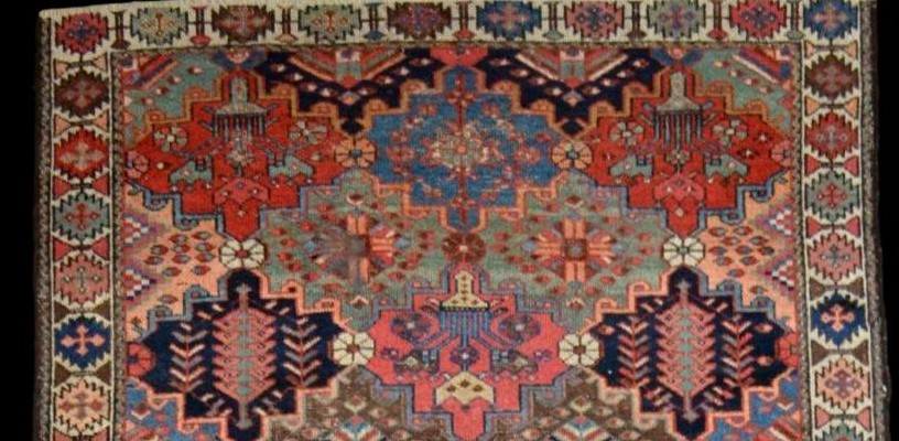 Tapis, famille des Bakhtiar, 136 x 200, laine nouée main en Iran, milieu du XXème siècle-photo-4