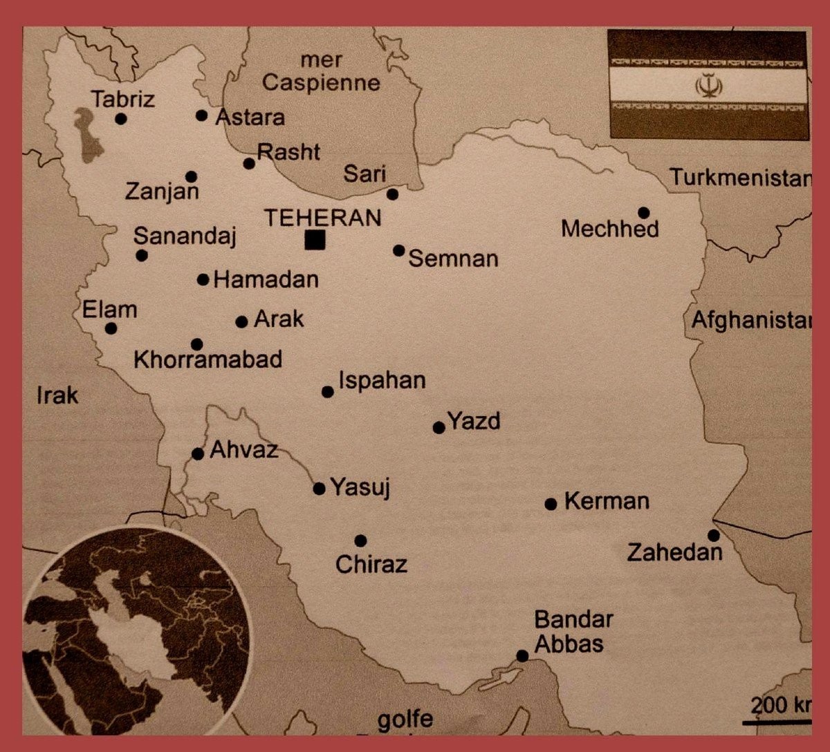 Tapis, famille des Bakhtiar, 136 x 200, laine nouée main en Iran, milieu du XXème siècle-photo-8