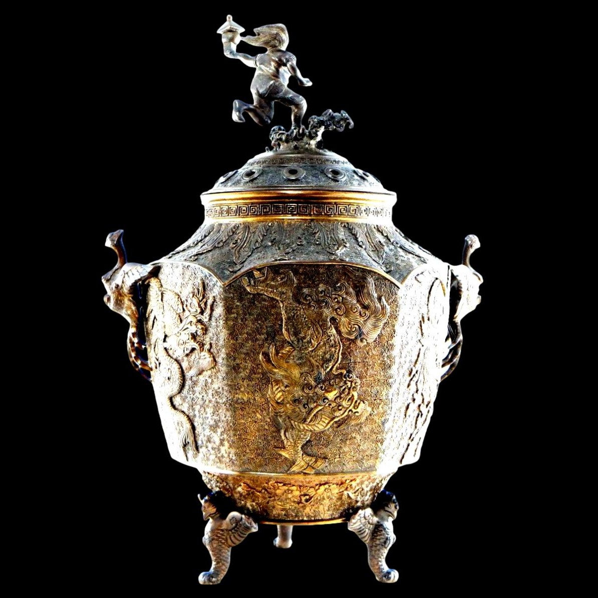 Qing Dynasty Gilt Bronze Incense Burner, 19th Century China, Very Good Collector's Condition-photo-3