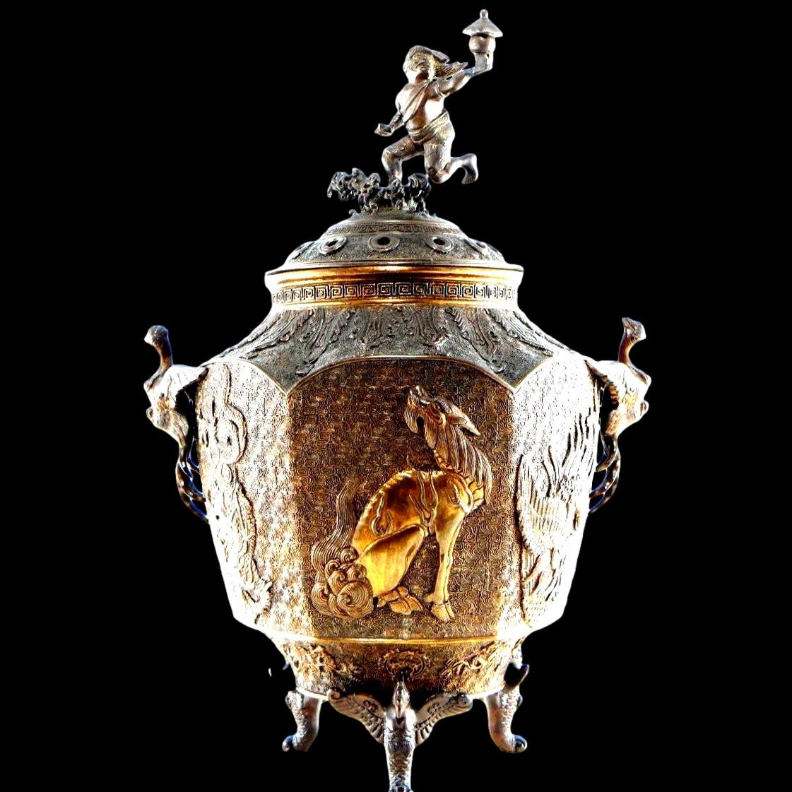 Qing Dynasty Gilt Bronze Incense Burner, 19th Century China, Very Good Collector's Condition