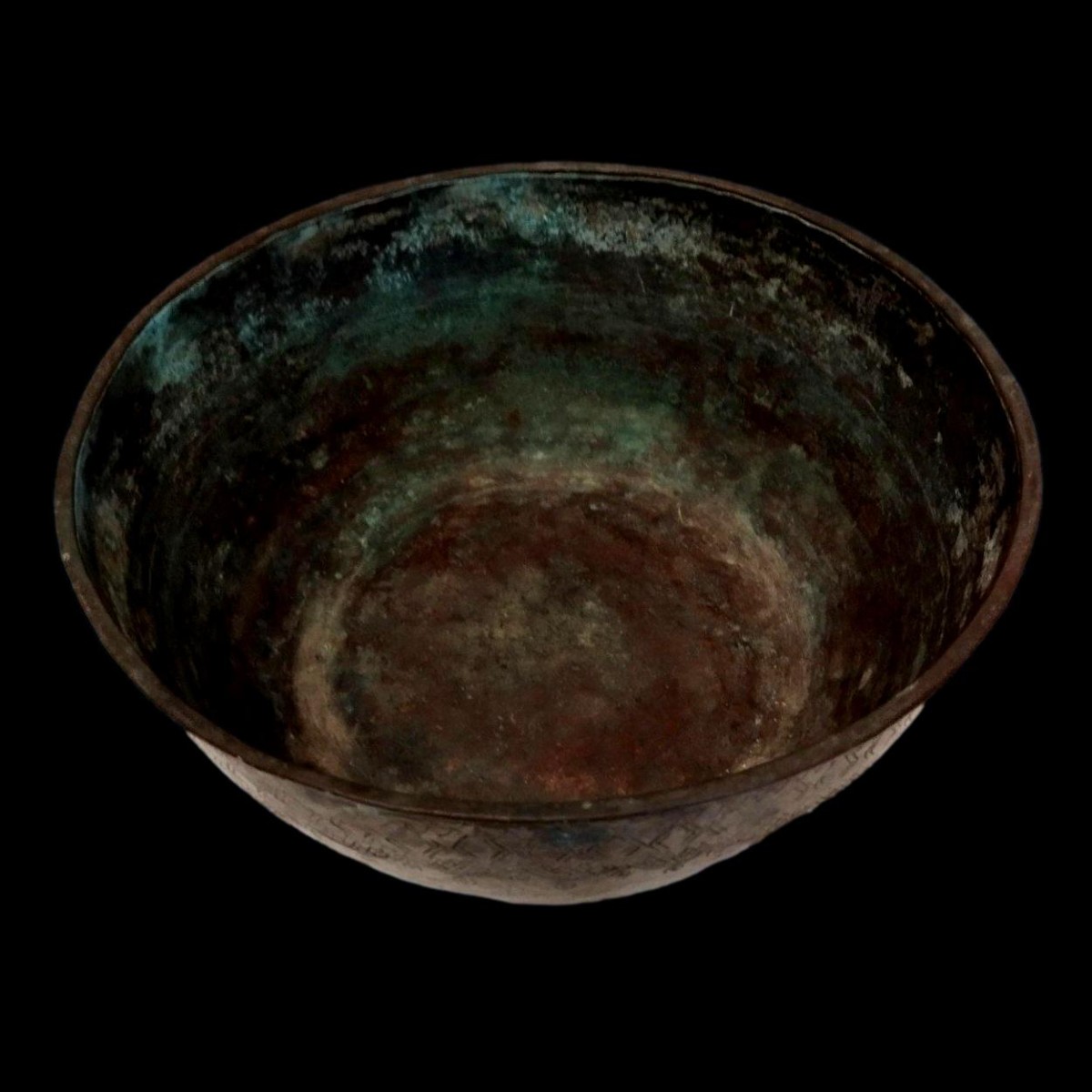 Deux bassins, Perse, cuivre gravé anciennement étamé, fin XIXème début XXème, très bel état-photo-4